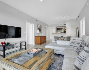 550 Okeechobee Boulevard - Photo Thumbnail 5