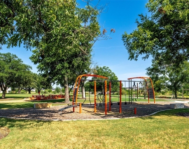4550 Mayfield Drive - Photo Thumbnail 31