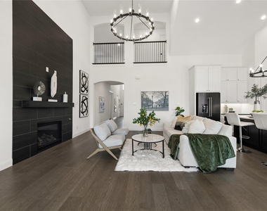 4550 Mayfield Drive - Photo Thumbnail 6
