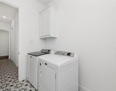4550 Mayfield Drive - Photo Thumbnail 19