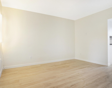 701 S Royal Poinciana Boulevard - Photo Thumbnail 11