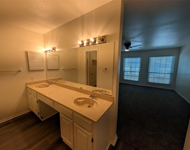 5981 Arapaho Road - Photo Thumbnail 13