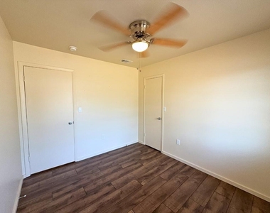 615 Crane Drive - Photo Thumbnail 8