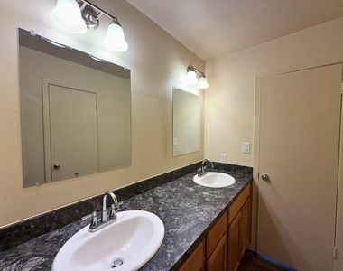 615 Crane Drive - Photo Thumbnail 10
