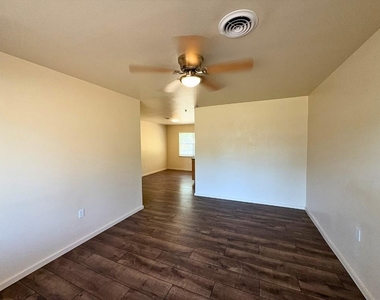 615 Crane Drive - Photo Thumbnail 2