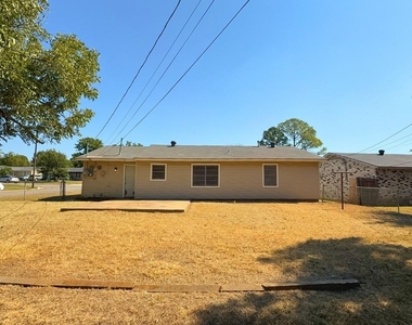 615 Crane Drive - Photo Thumbnail 17
