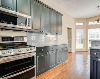 4036 Christopher Way - Photo Thumbnail 8