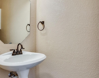 4036 Christopher Way - Photo Thumbnail 16