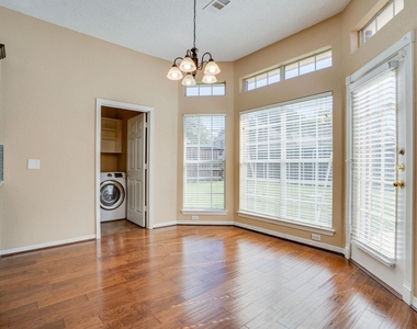 4036 Christopher Way - Photo Thumbnail 11