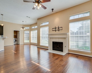 4036 Christopher Way - Photo Thumbnail 13