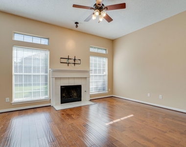 4036 Christopher Way - Photo Thumbnail 12