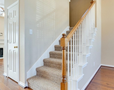 4036 Christopher Way - Photo Thumbnail 17