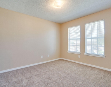 4036 Christopher Way - Photo Thumbnail 18