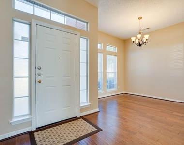 4036 Christopher Way - Photo Thumbnail 3