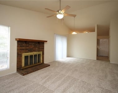 748 Versailles Street - Photo Thumbnail 6