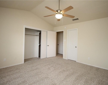 748 Versailles Street - Photo Thumbnail 12