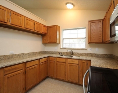 748 Versailles Street - Photo Thumbnail 10
