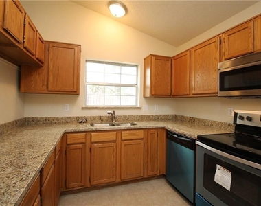 748 Versailles Street - Photo Thumbnail 9