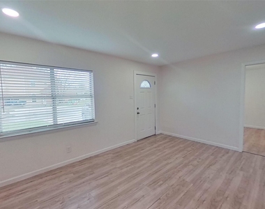 2320 Brockbank Drive - Photo Thumbnail 3