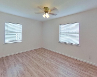 2320 Brockbank Drive - Photo Thumbnail 18