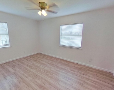 2320 Brockbank Drive - Photo Thumbnail 13