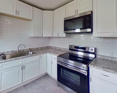 2320 Brockbank Drive - Photo Thumbnail 5