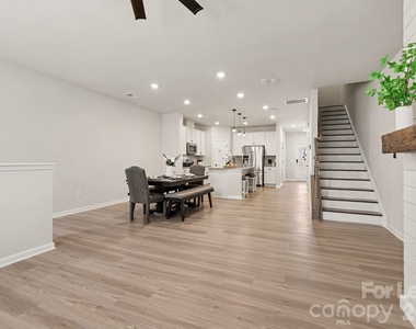 9453 Avery Lilac Lane - Photo Thumbnail 7