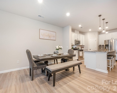 9453 Avery Lilac Lane - Photo Thumbnail 12