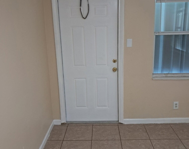 1013 Mayflower Road - Photo Thumbnail 7