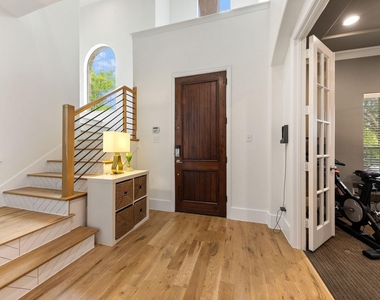 7011 Nueces Drive - Photo Thumbnail 6