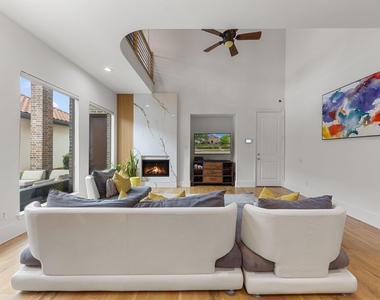 7011 Nueces Drive - Photo Thumbnail 10