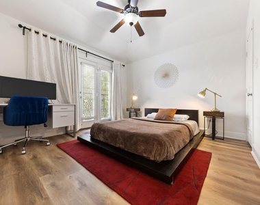 7011 Nueces Drive - Photo Thumbnail 15