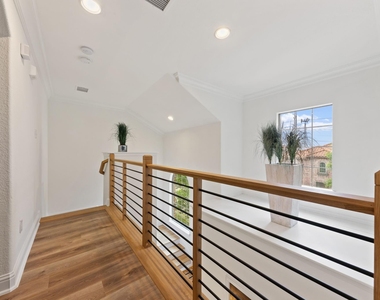 7011 Nueces Drive - Photo Thumbnail 16