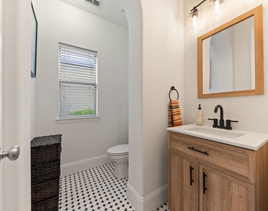 7011 Nueces Drive - Photo Thumbnail 5