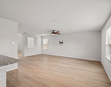 7904 Schooner Drive - Photo Thumbnail 6