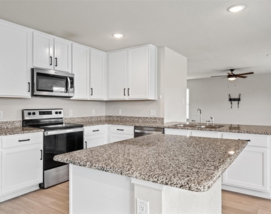 7904 Schooner Drive - Photo Thumbnail 13