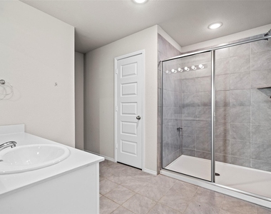 7904 Schooner Drive - Photo Thumbnail 23