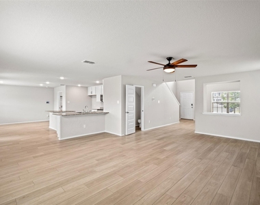 7904 Schooner Drive - Photo Thumbnail 4