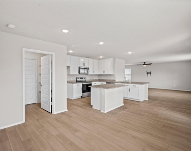 7904 Schooner Drive - Photo Thumbnail 12
