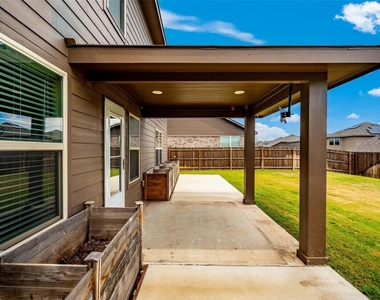 7904 Schooner Drive - Photo Thumbnail 27