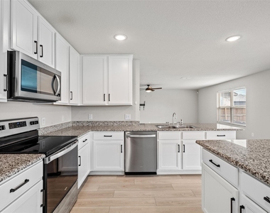 7904 Schooner Drive - Photo Thumbnail 10