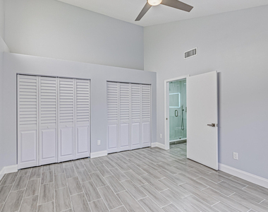 1240 Summit Place Circle - Photo Thumbnail 7