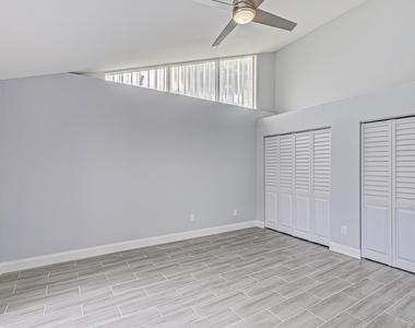 1240 Summit Place Circle - Photo Thumbnail 6