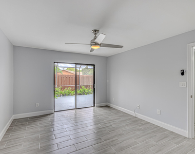 1240 Summit Place Circle - Photo Thumbnail 17
