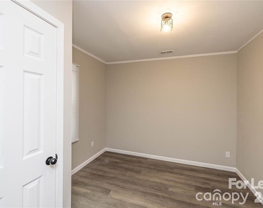 629 Colston Street - Photo Thumbnail 9