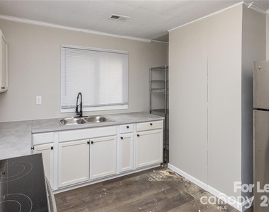629 Colston Street - Photo Thumbnail 13