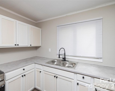 629 Colston Street - Photo Thumbnail 14