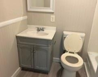 905 Rhode Island Avenue - Photo Thumbnail 9