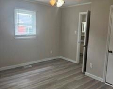 905 Rhode Island Avenue - Photo Thumbnail 16