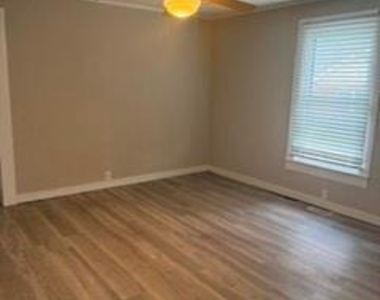905 Rhode Island Avenue - Photo Thumbnail 6